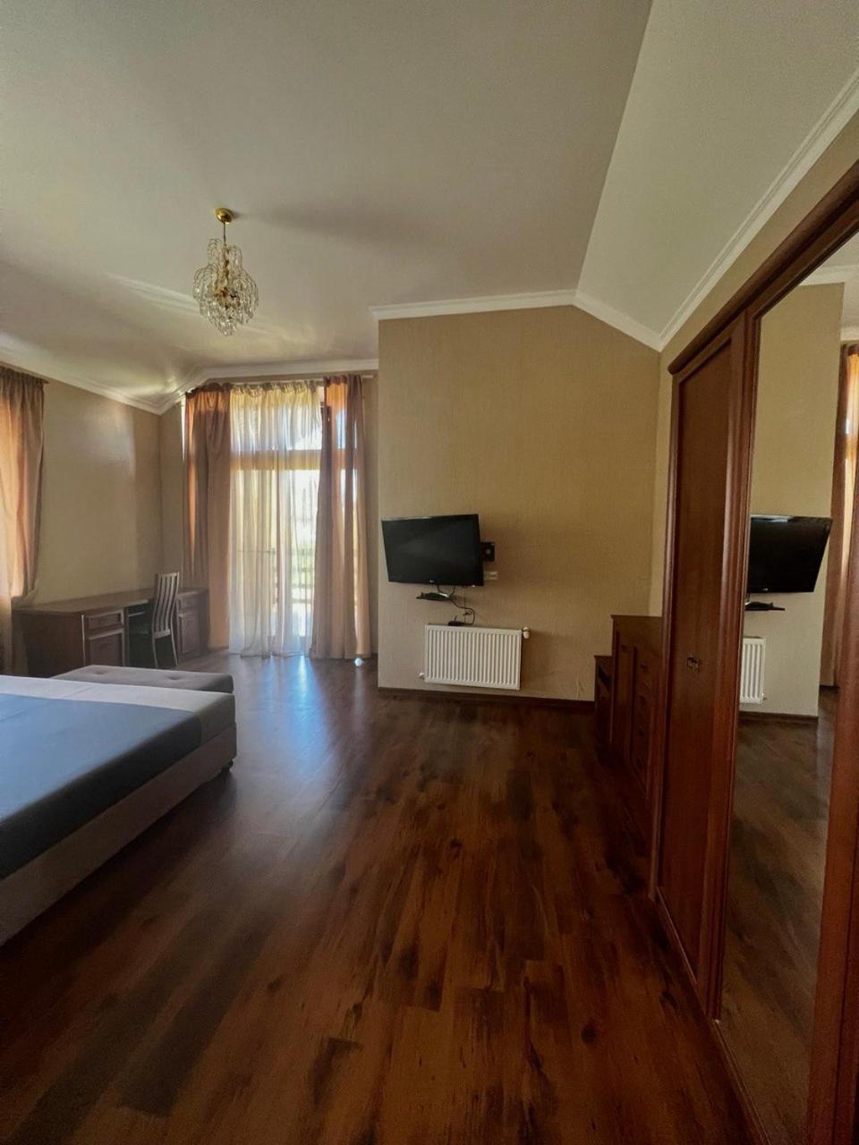 Borovik Hotel Novosilki Buitenkant foto