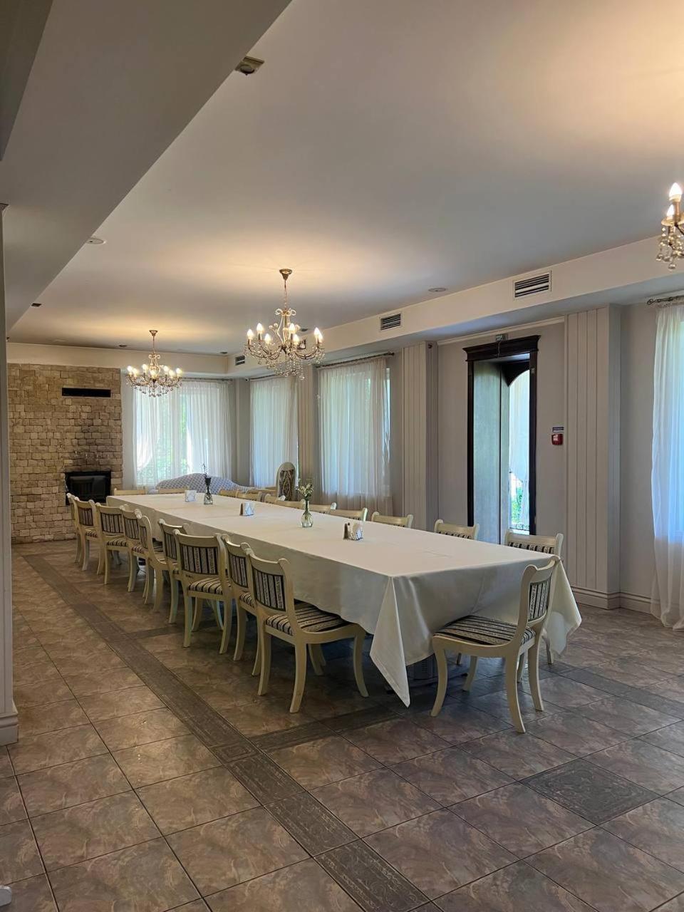 Borovik Hotel Novosilki Buitenkant foto