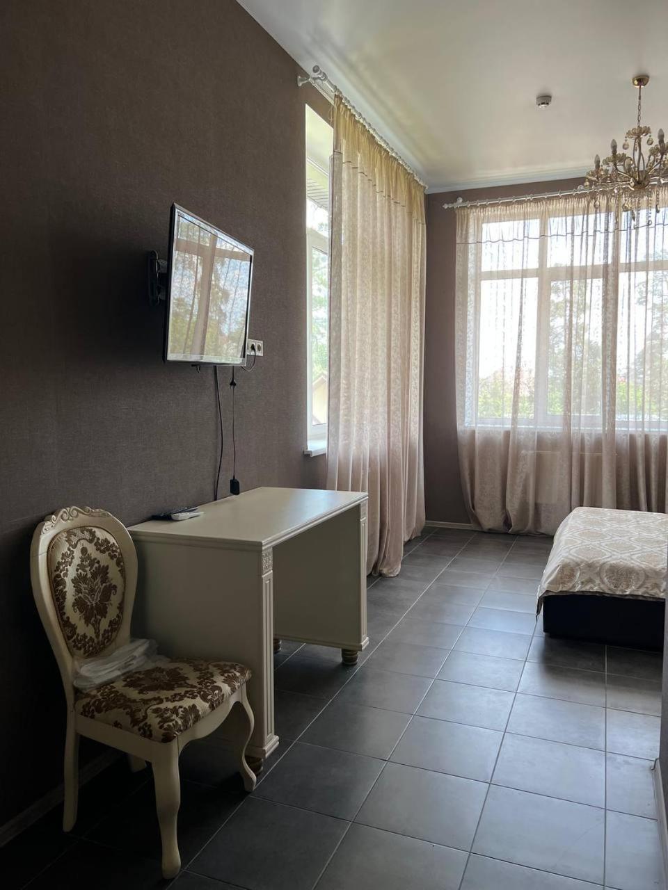 Borovik Hotel Novosilki Buitenkant foto