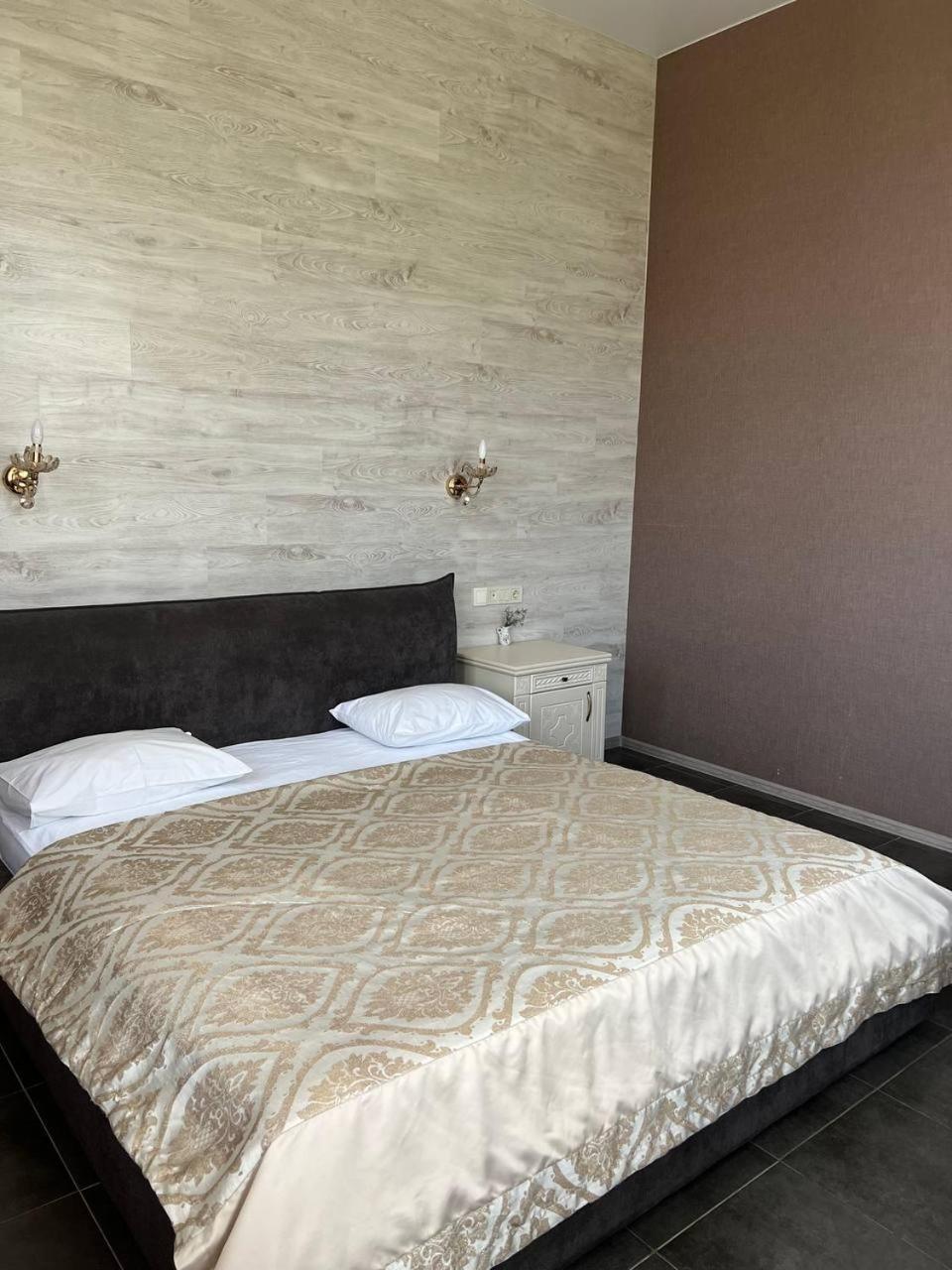 Borovik Hotel Novosilki Buitenkant foto